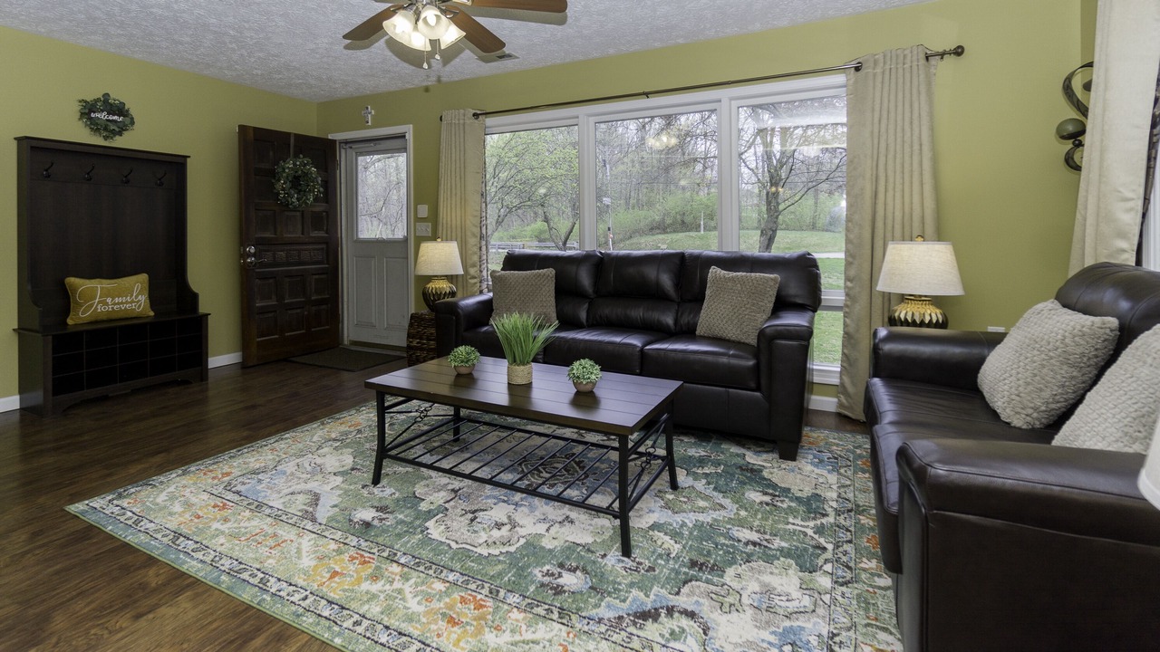 Photo of Livingroom in Battle Ground