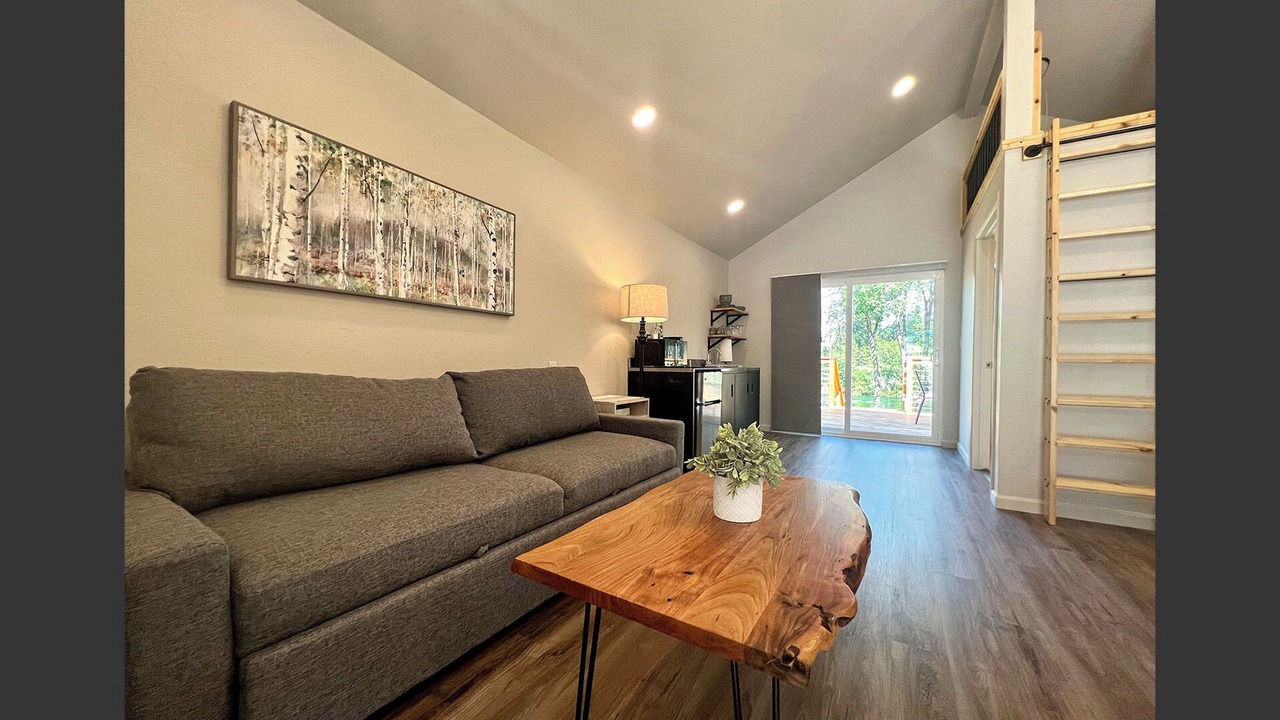 Photo of Livingroom in Fruitdale