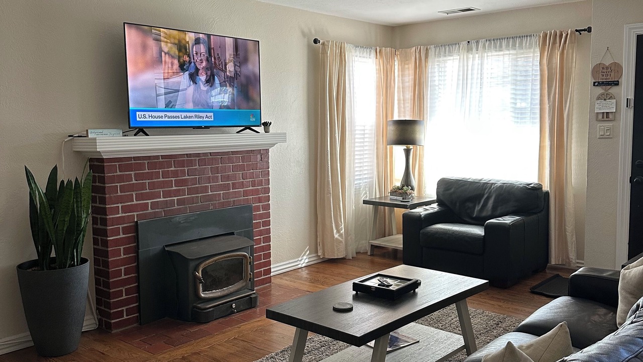 Photo of Livingroom in Salinas