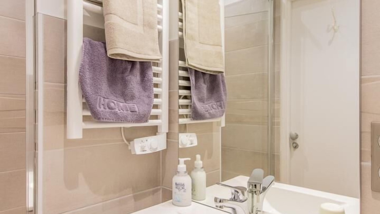 Photo of Bathroom in Dracy-le-Fort