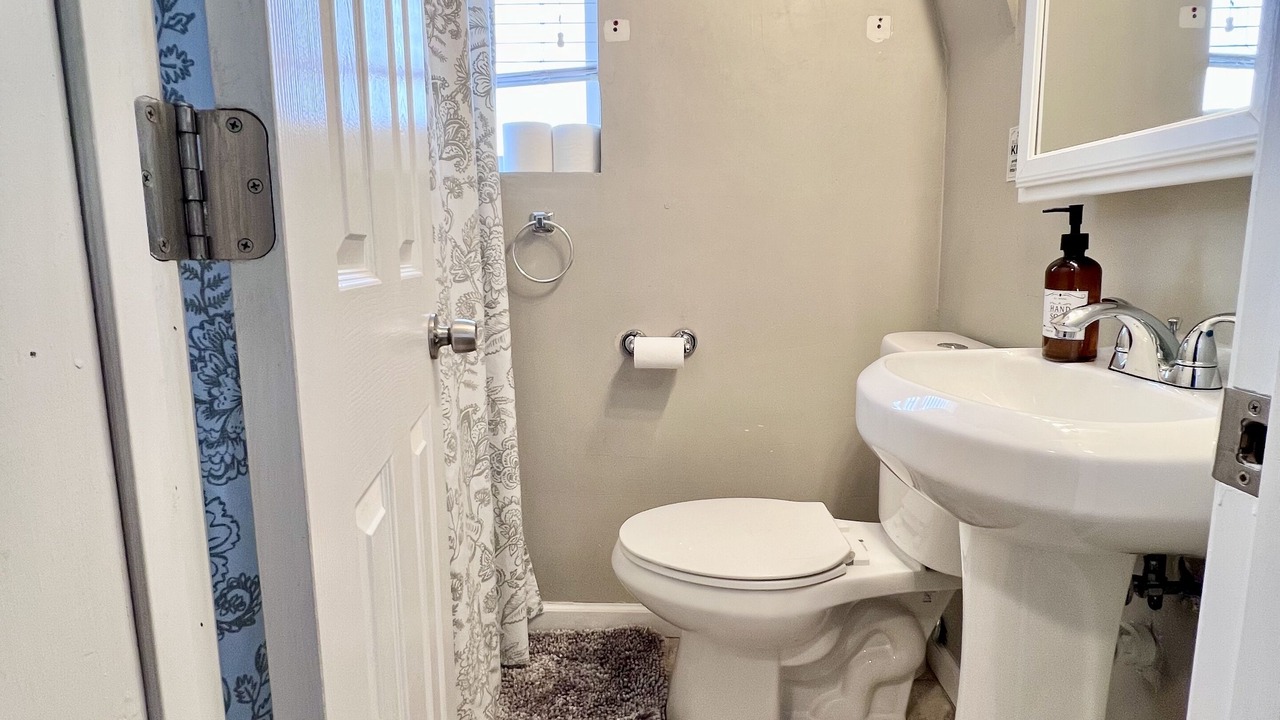 Photo of Bathroom in Tower Grove East