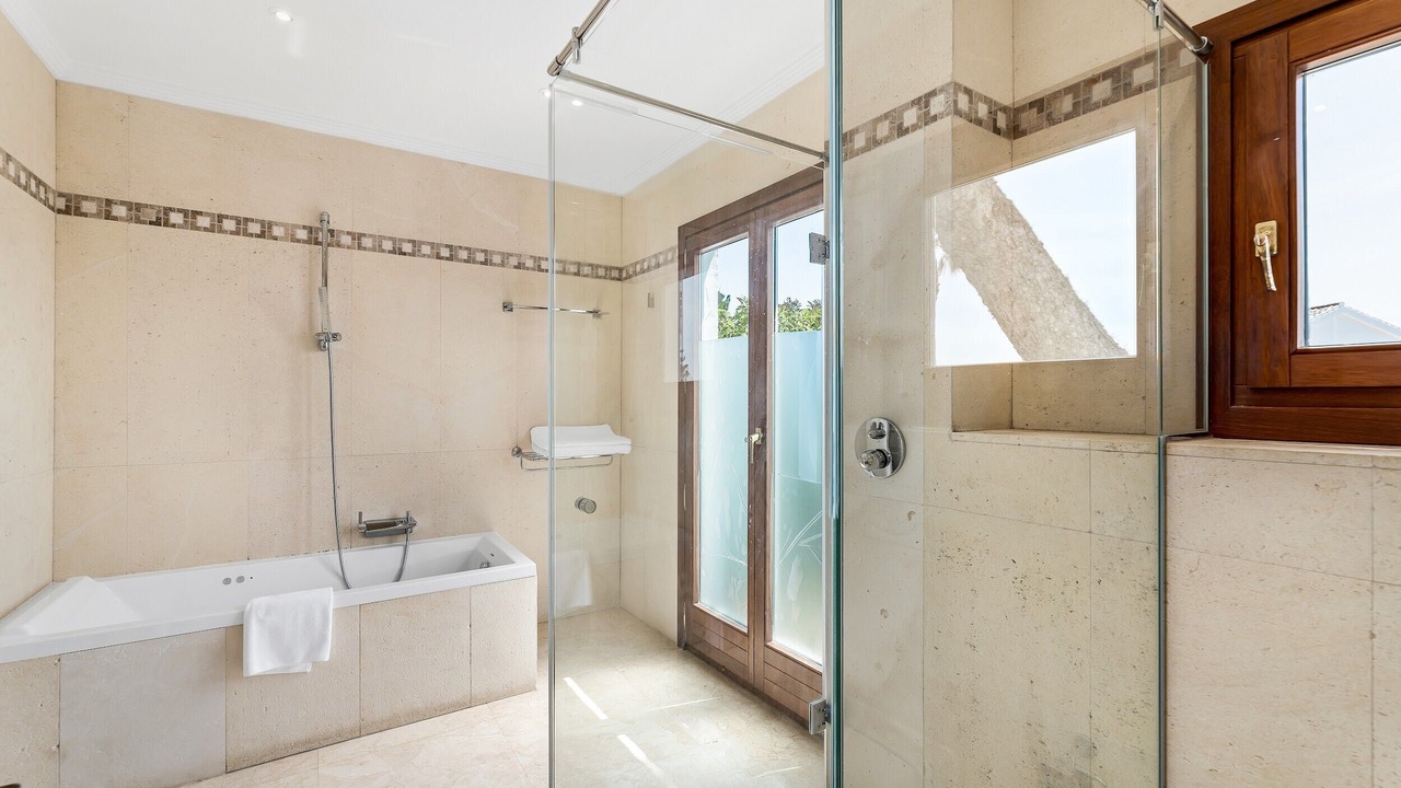 Photo of Bathroom in Golden Mile