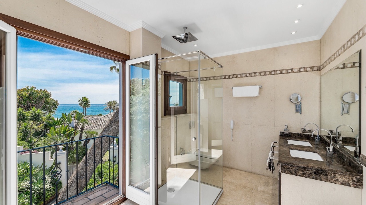 Photo of Bathroom in Golden Mile