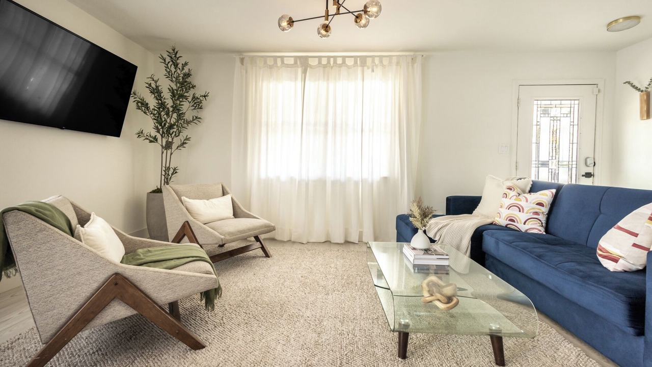Photo of Livingroom in Edgewood