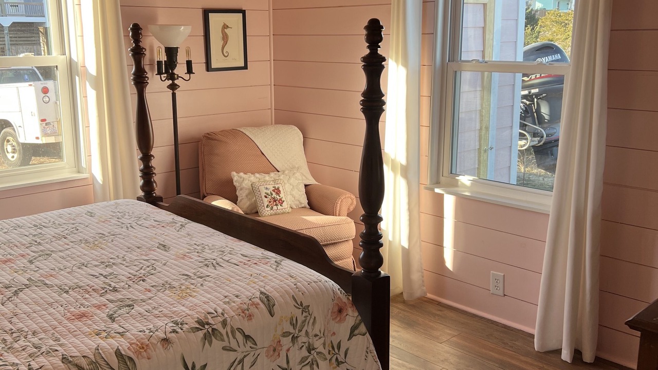 Photo of Bedroom in Long Beach