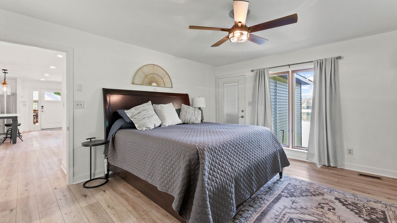 Photo of Bedroom in Clinton
