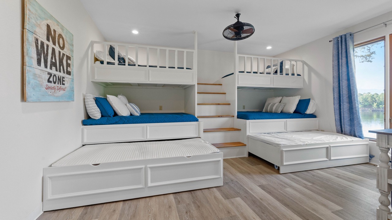 Photo of Bedroom in Clinton