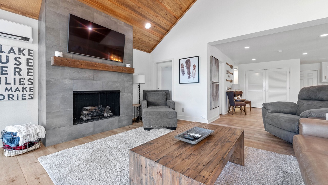 Photo of Livingroom in Clinton