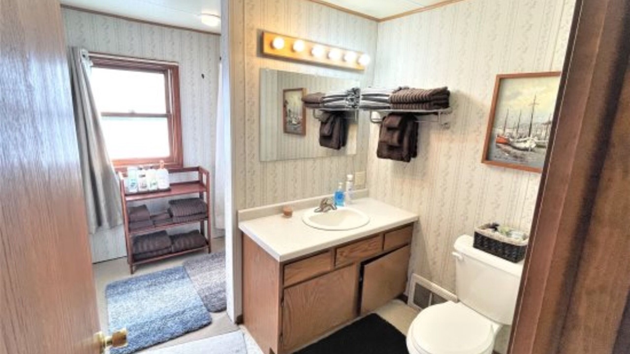 Photo of Bathroom in Park Falls