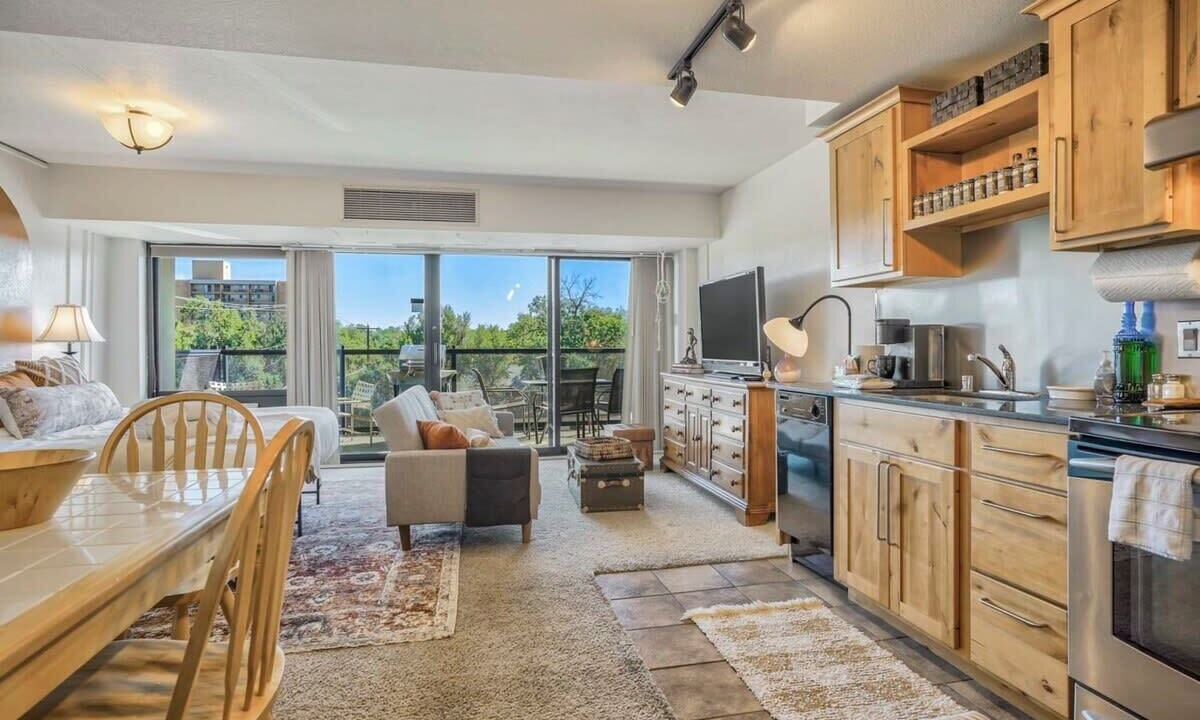 Photo of Bedroom in Central Colorado Springs