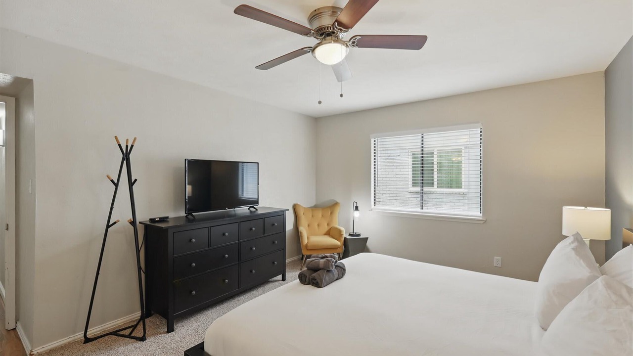 Photo of Bedroom in Northeast Carrollton