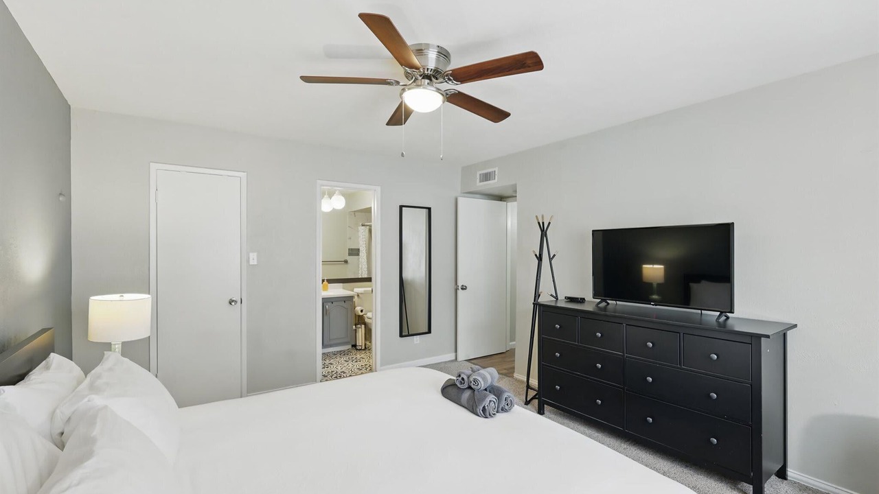 Photo of Bedroom in Northeast Carrollton