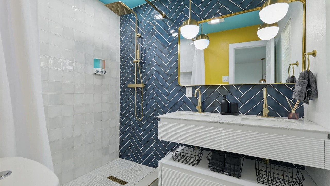 Photo of Bathroom in Park Central