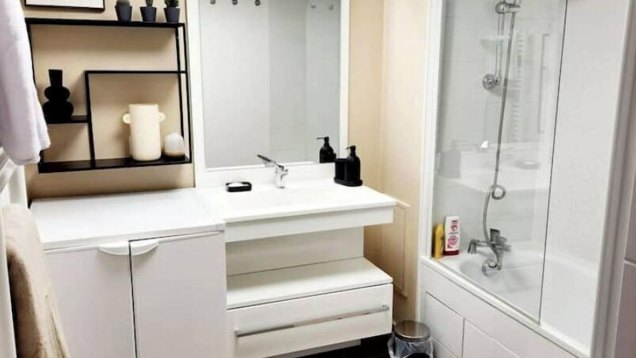 Photo of Bathroom in Clamart