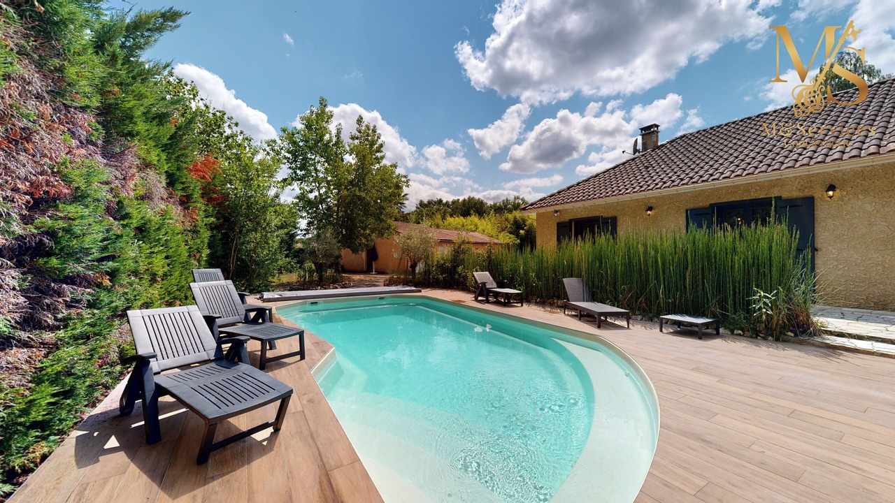 Photo of Outdoor in Saint-Laurent-des-Hommes