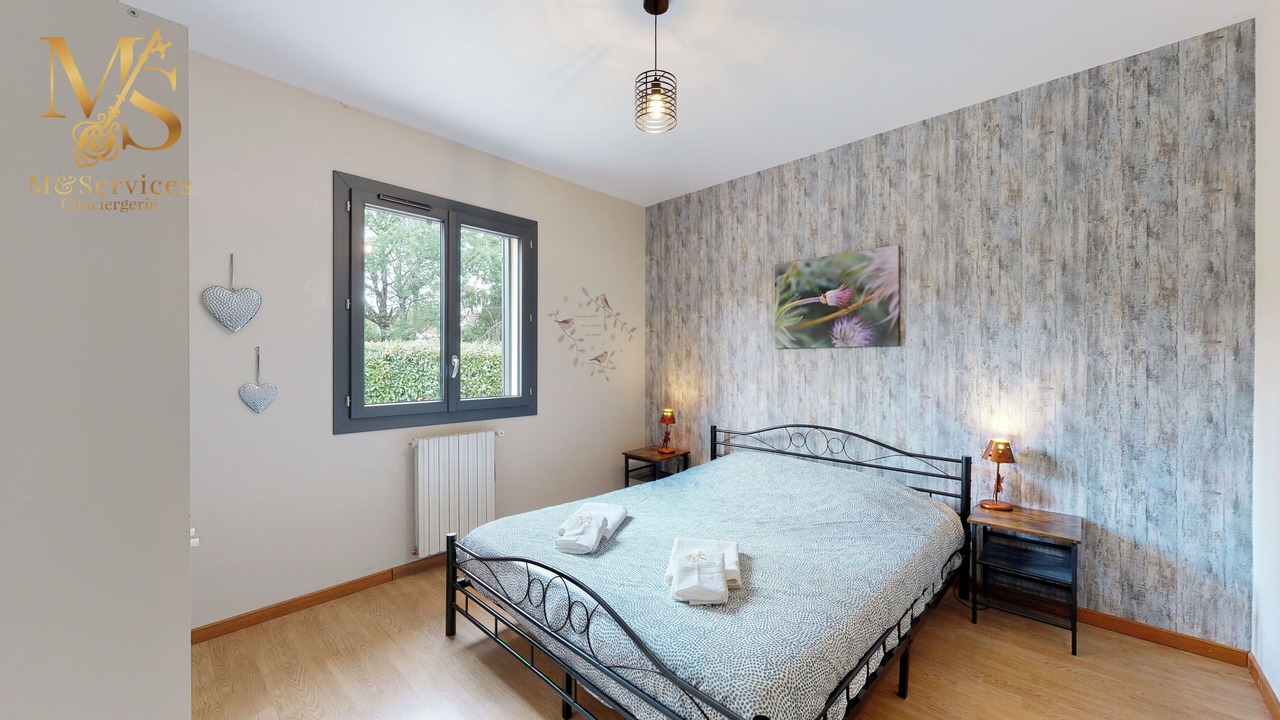 Photo of Bedroom in Saint-Laurent-des-Hommes