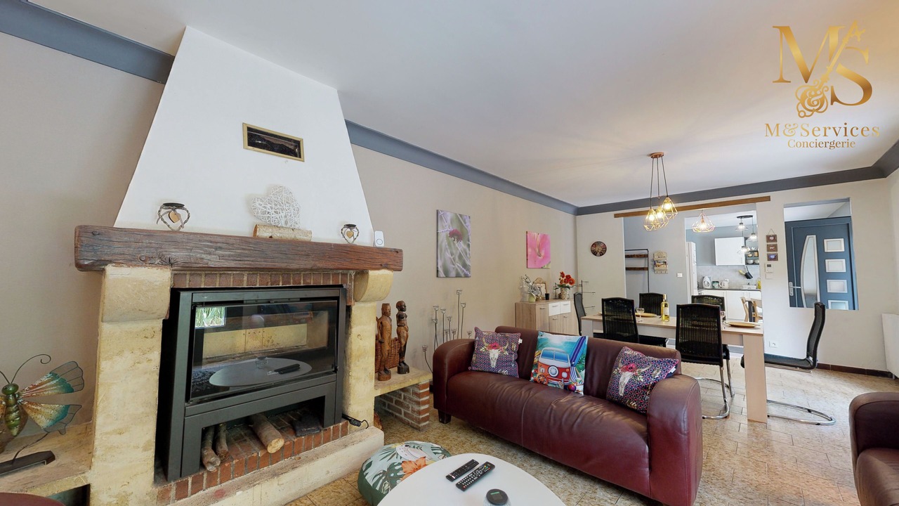 Photo of Livingroom in Saint-Laurent-des-Hommes