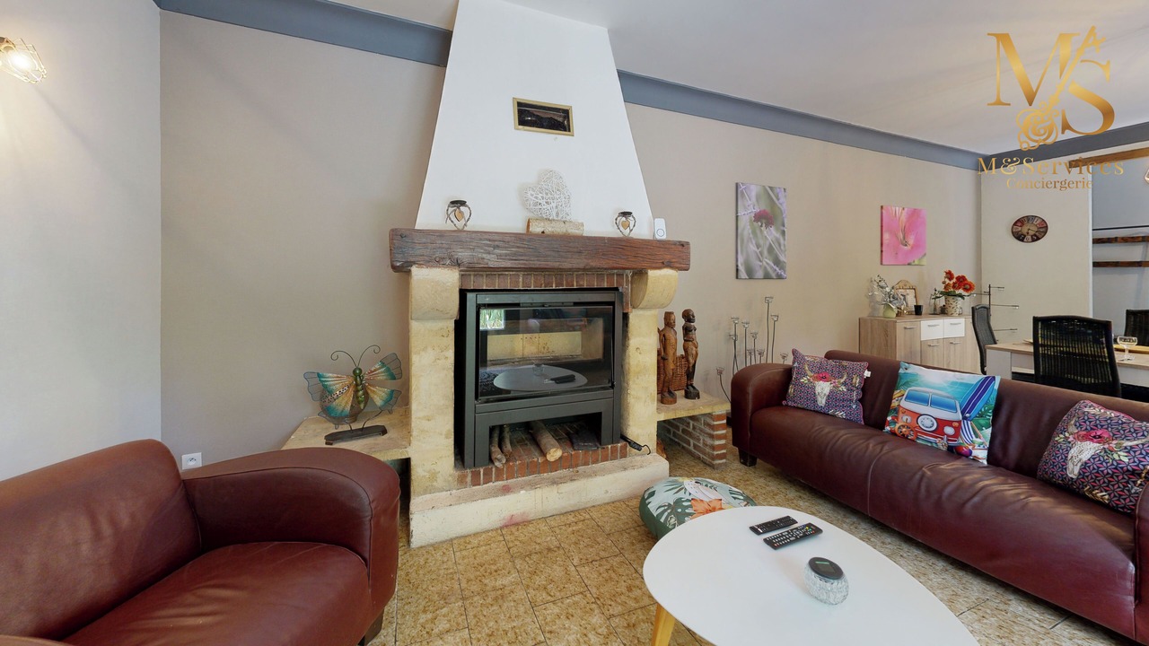 Photo of Livingroom in Saint-Laurent-des-Hommes