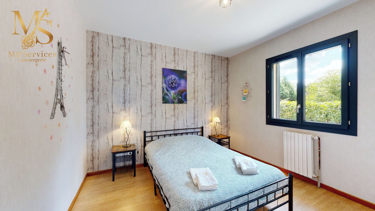 Photo of Bedroom in Saint-Laurent-des-Hommes