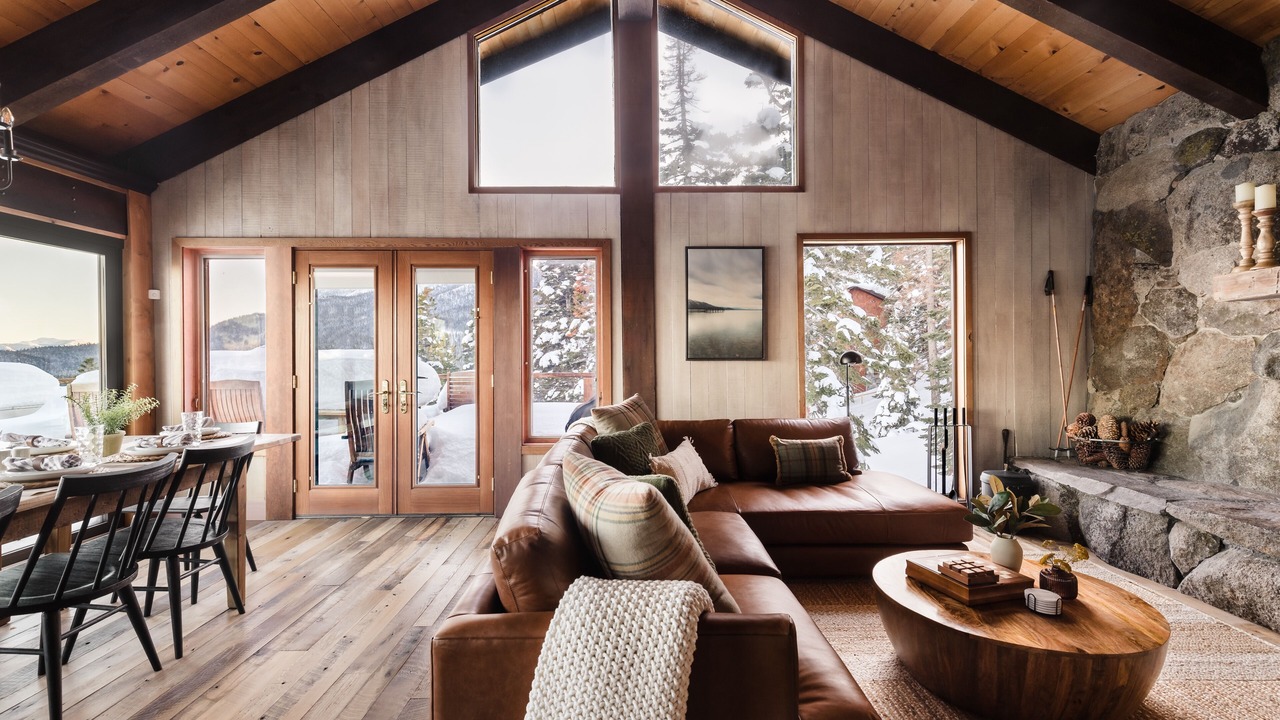 Photo of Livingroom in Meeks Bay
