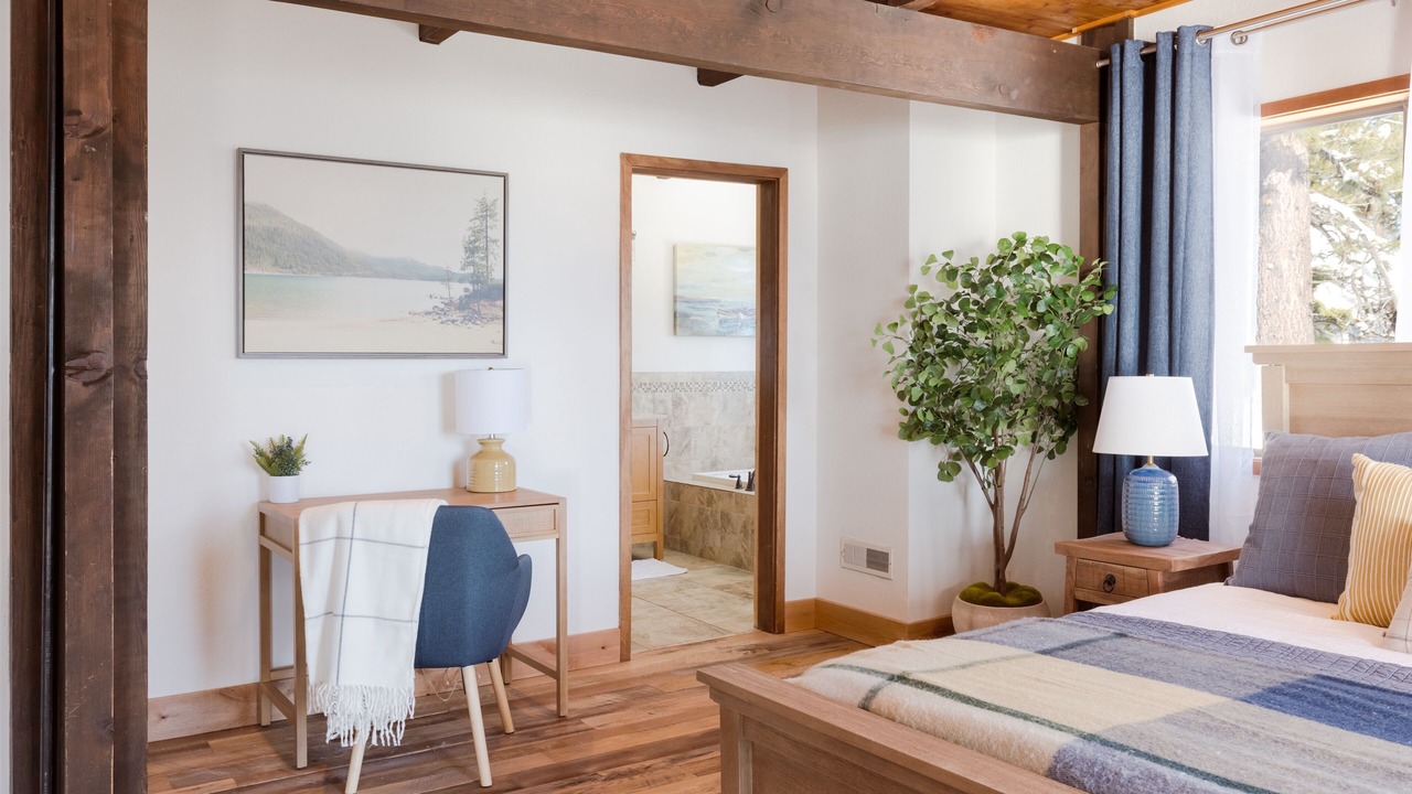Photo of Bedroom in Meeks Bay