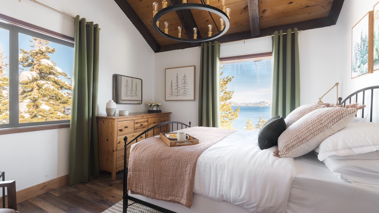Photo of Bedroom in Meeks Bay