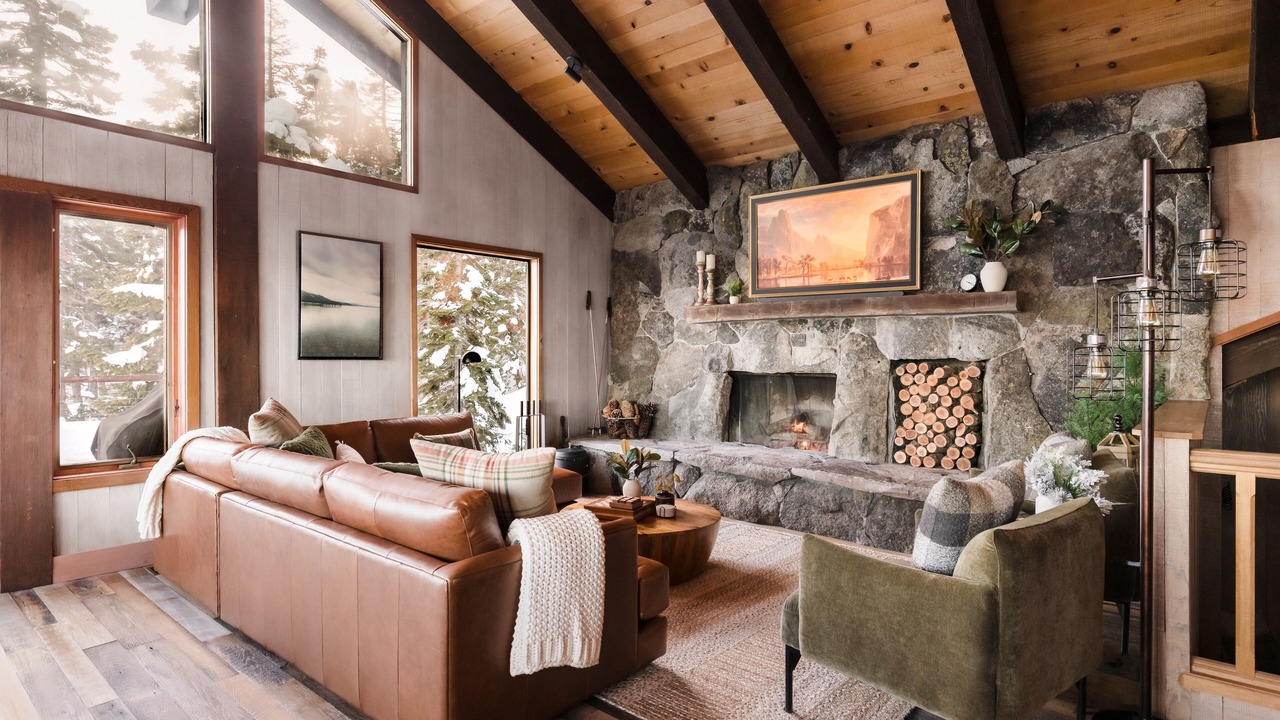 Photo of Livingroom in Meeks Bay