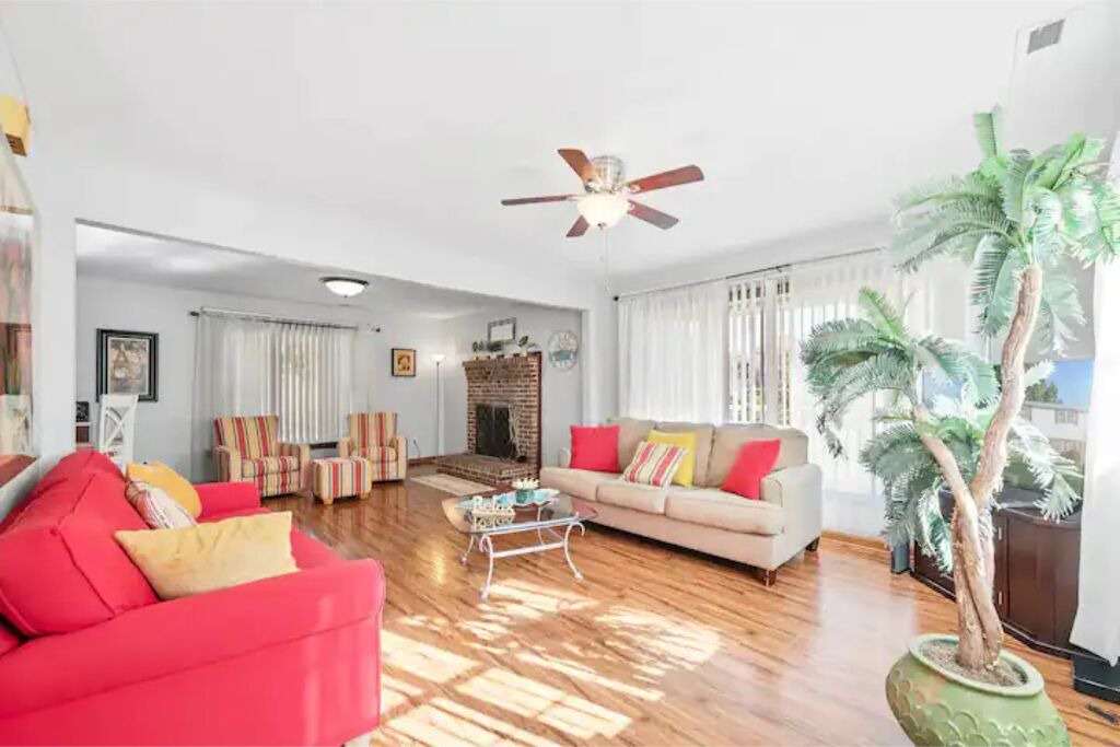 Photo of Livingroom in Virginia Beach