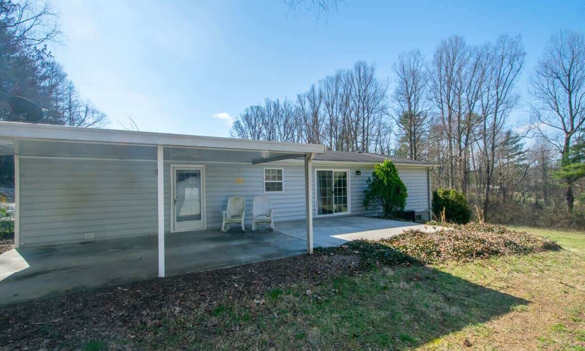 Photo of Outdoor in Hendersonville