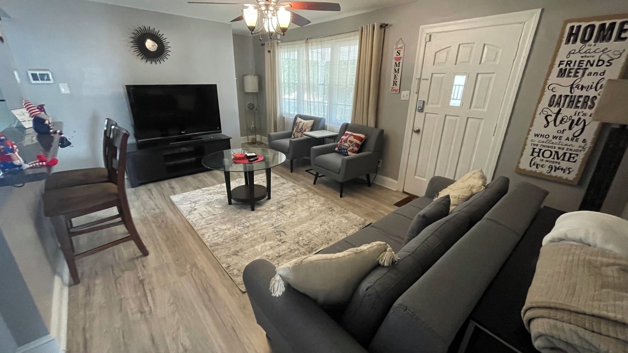 Photo of Livingroom in Martinsville