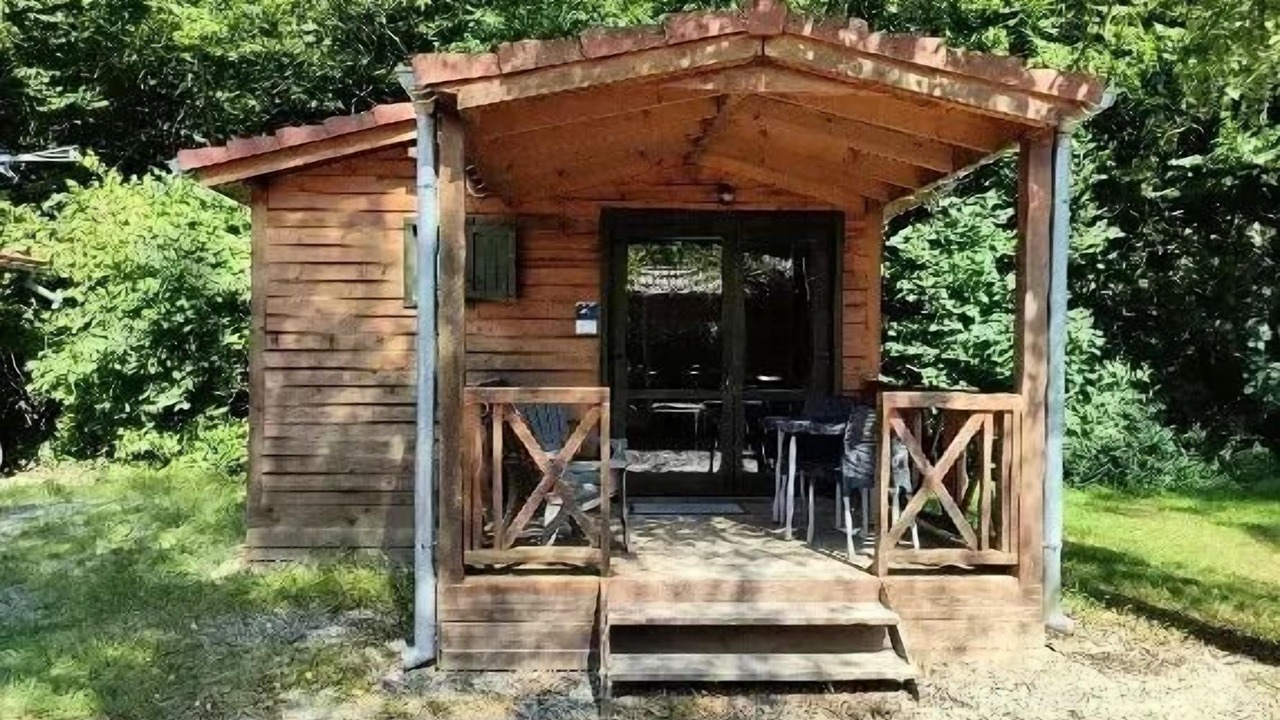 Photo of Outdoor in Leval