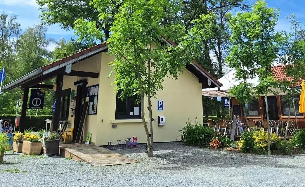 Photo of Outdoor in Leval