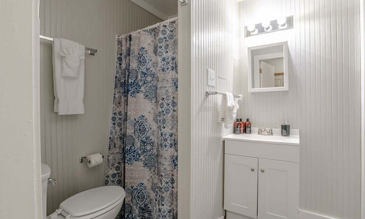 Photo of Bathroom in Mobile