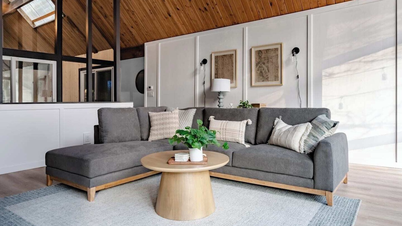 Photo of Livingroom in Troutdale