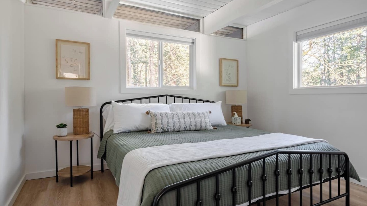 Photo of Bedroom in Troutdale