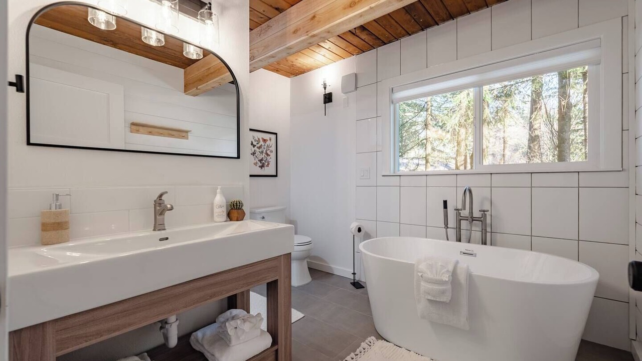 Photo of Bathroom in Troutdale
