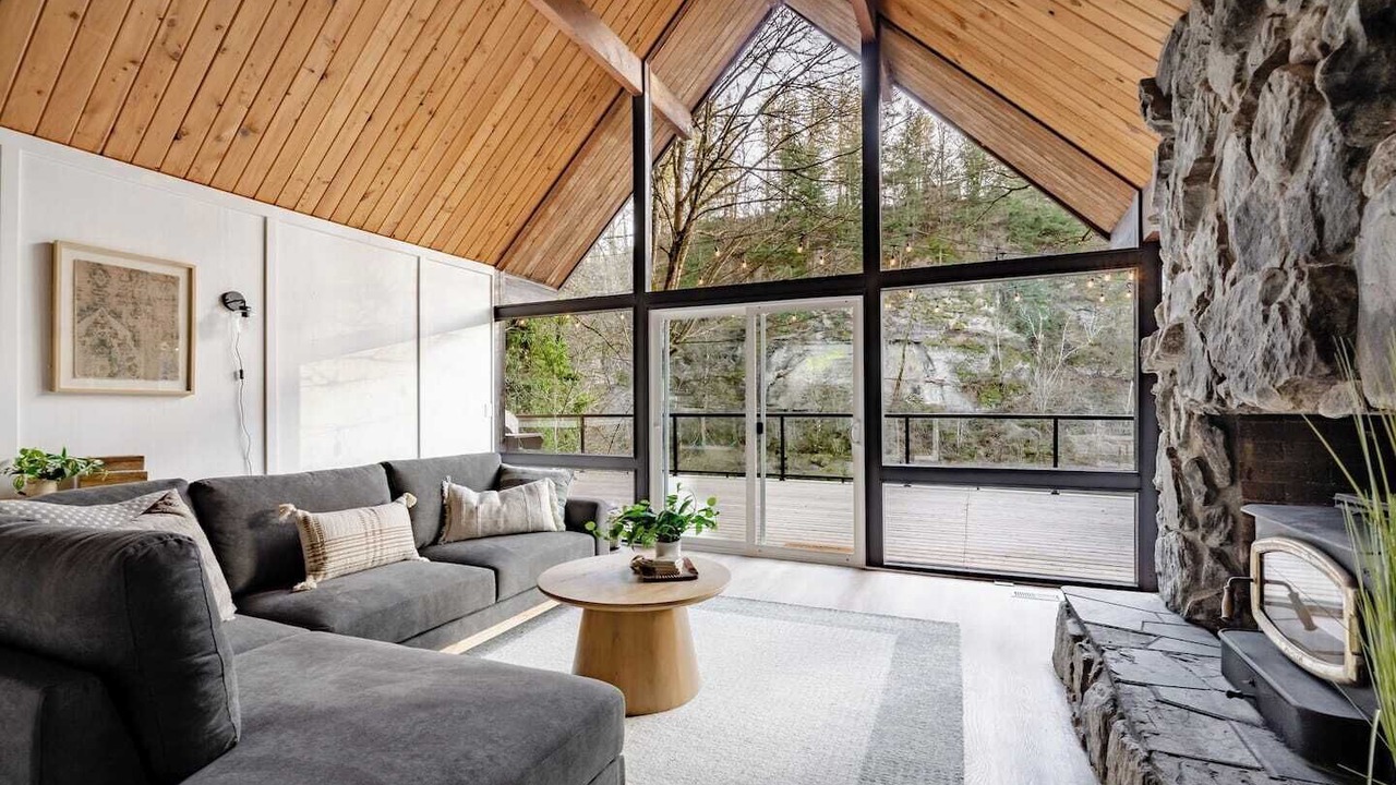 Photo of Livingroom in Troutdale