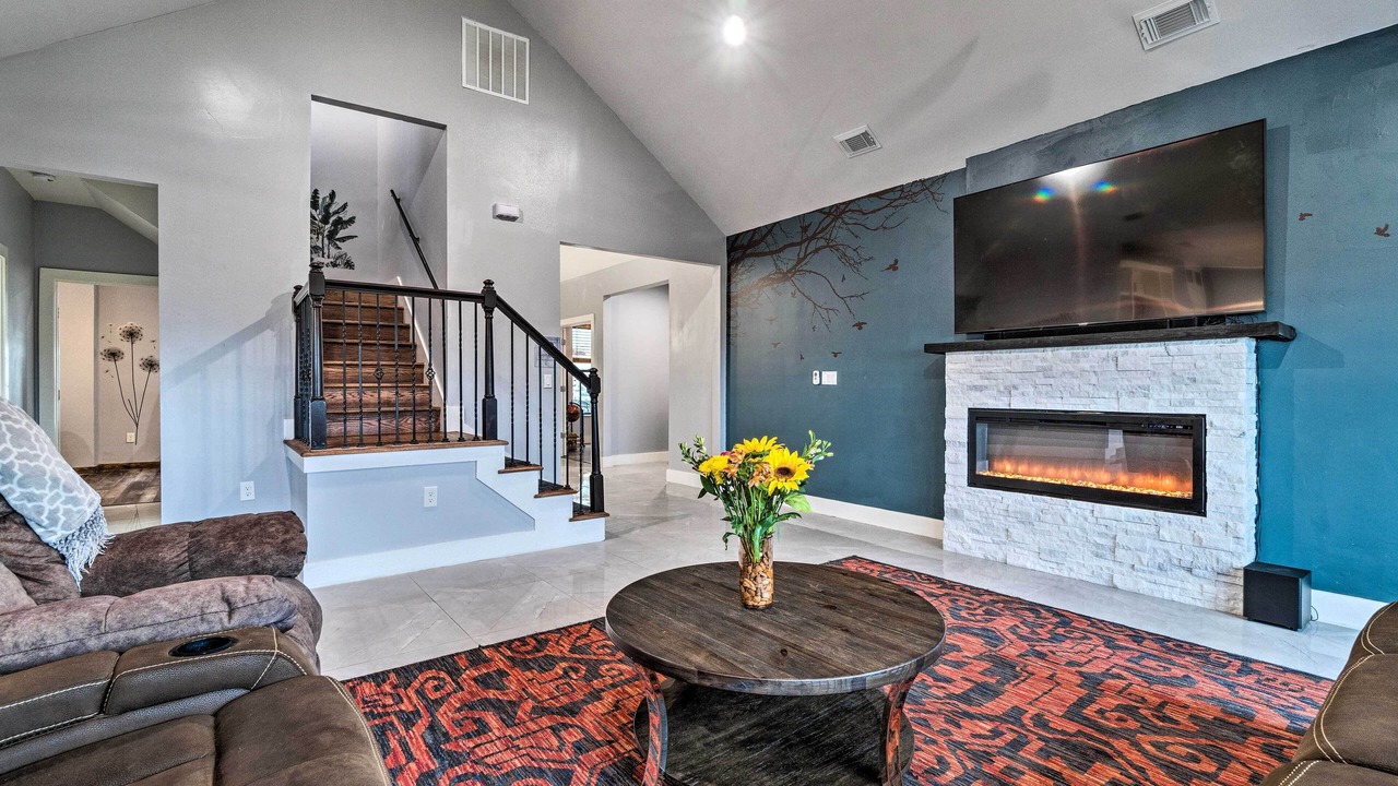 Photo of Livingroom in Comanche Trail Estates