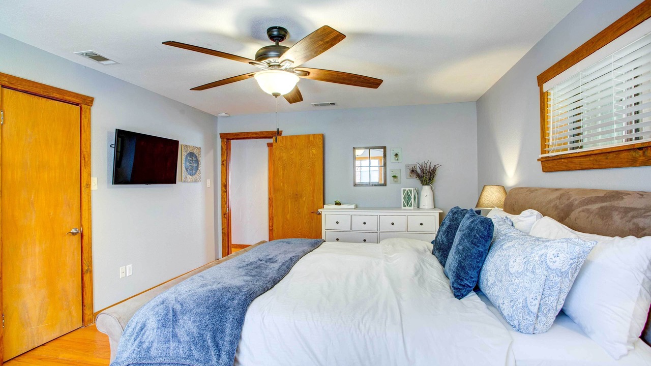 Photo of Bedroom in Gun Barrel City
