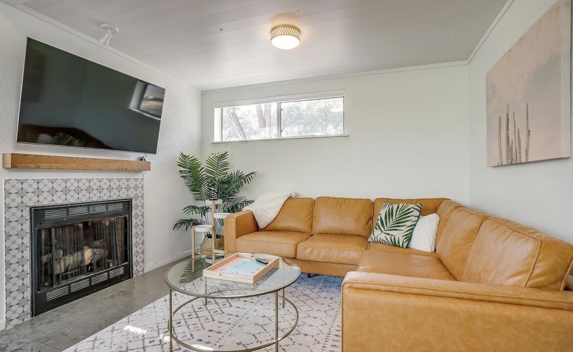 Photo of Livingroom in Granbury