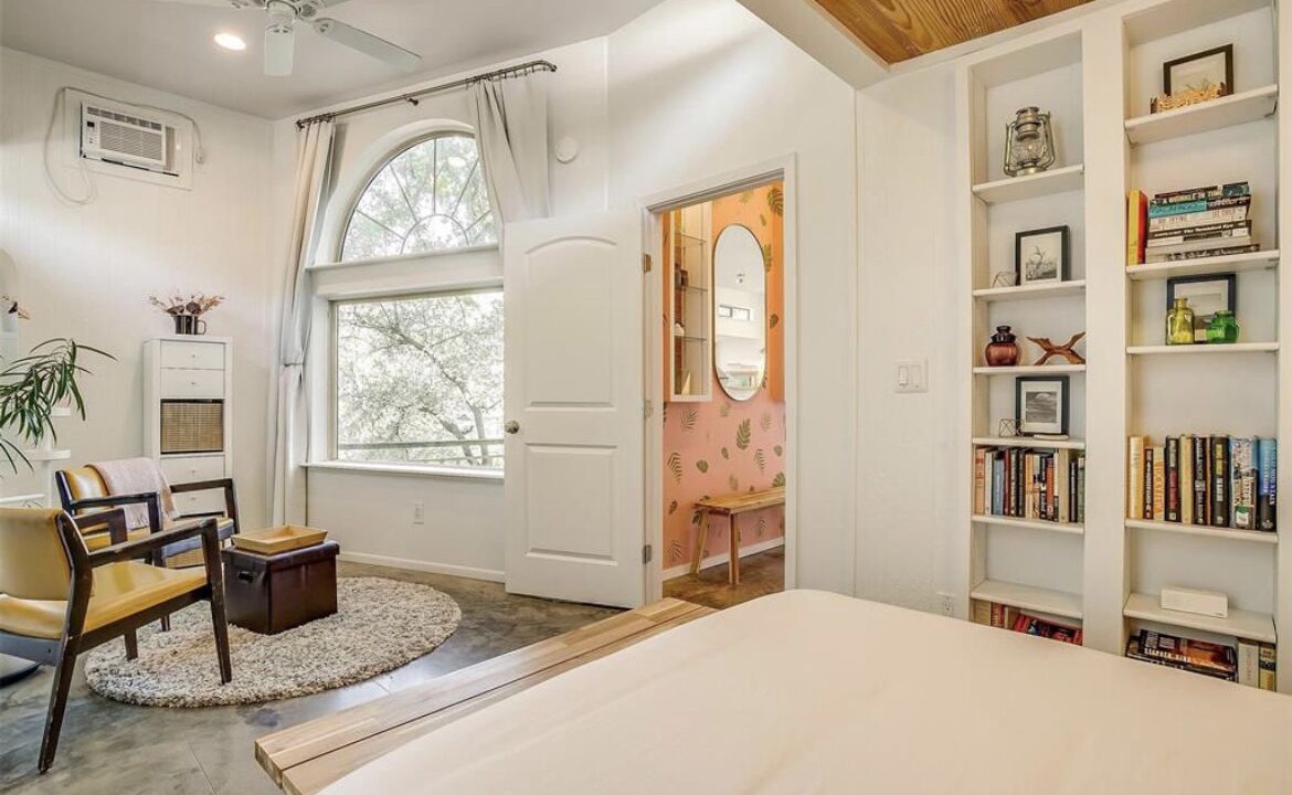 Photo of Bedroom in Granbury
