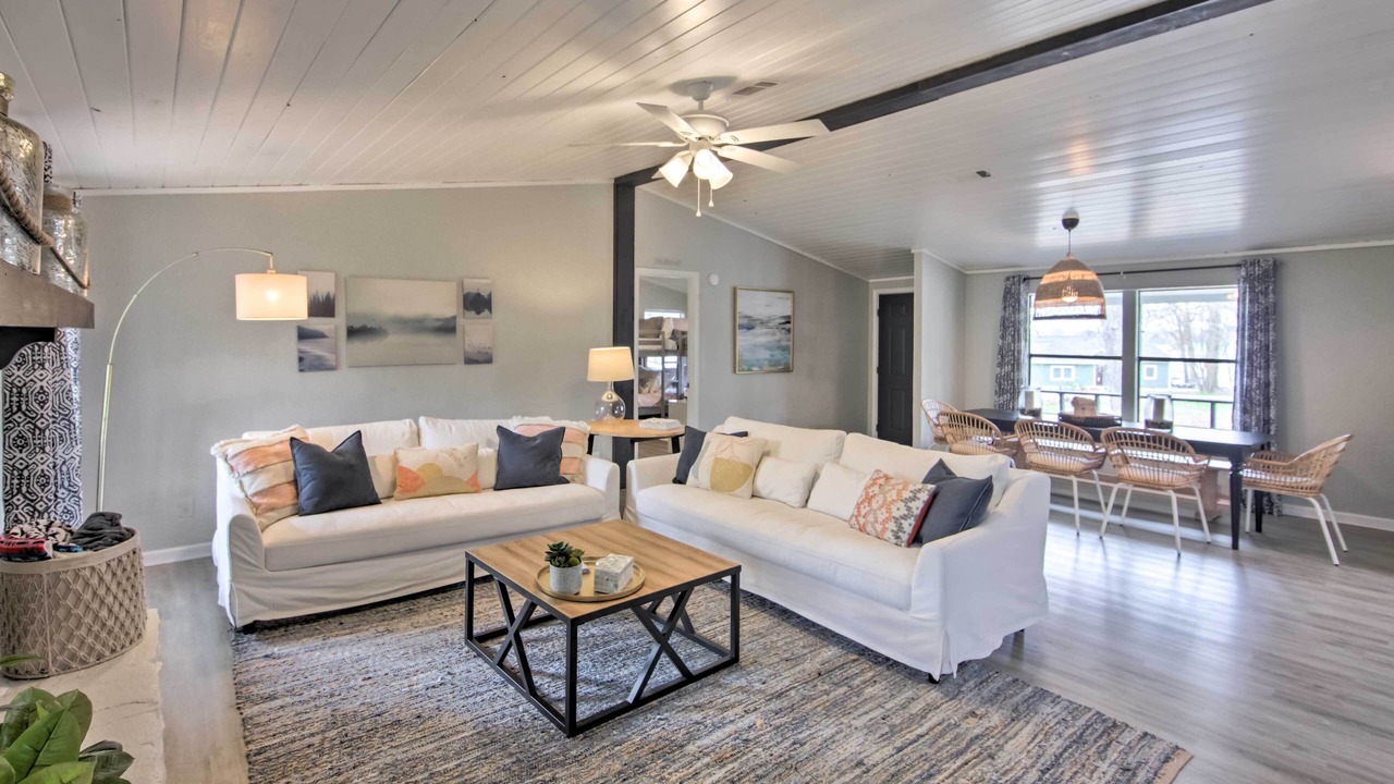 Photo of Livingroom in Enchanted Oaks