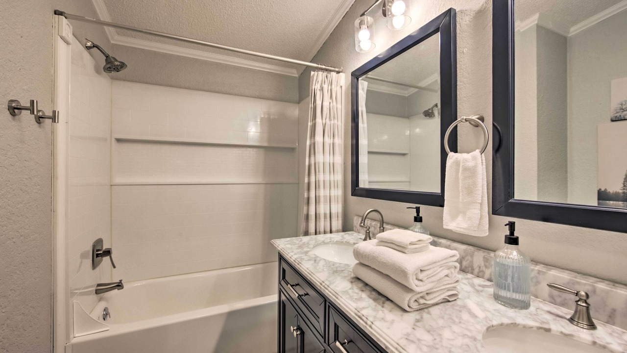 Photo of Bathroom in Enchanted Oaks