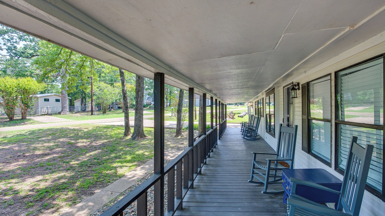 Photo of Patio Balcony in Enchanted Oaks