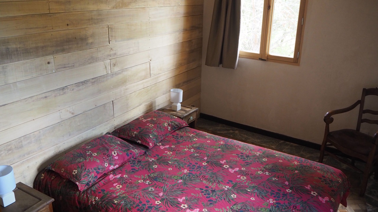 Photo of Bedroom in L'Isle-Bouzon