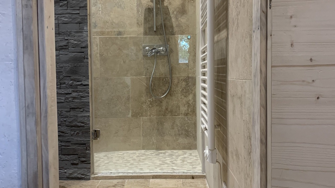 Photo of Bathroom in L'Isle-Bouzon