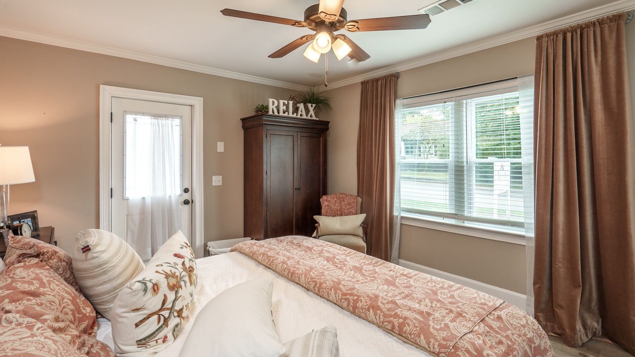 Photo of Others in Monroe