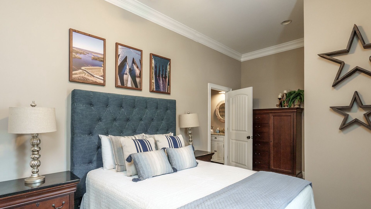 Photo of Others in Monroe