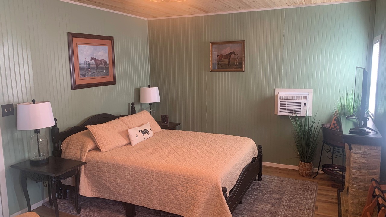Photo of Bedroom in Eureka Springs
