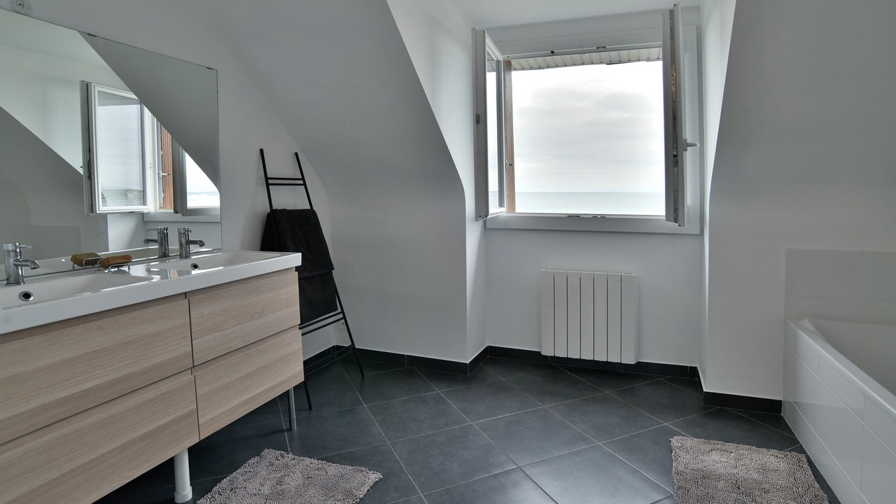 Photo of Bathroom in Saint-Cast-le-Guildo